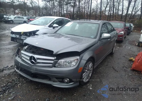 2009 Mercedes-Benz C 300 Luxury 4Matic/Sport 4Matic z USA, uszkodzony, nr VIN WDDGF81X69R083231
